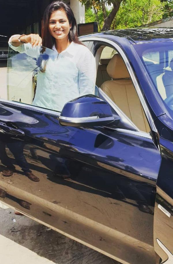 ಬಿಎಂಡಬ್ಲ್ಯು ಐಷಾರಾಮಿ ಕಾರು ಖರೀದಿಸಿದ ಜೋಕರ್ ಚಿತ್ರ ನಟಿ