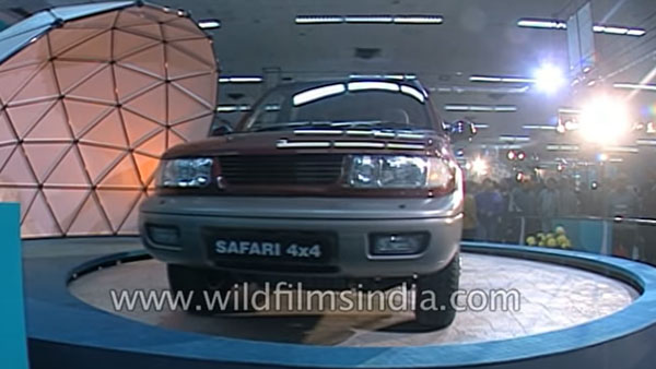 ದೇಶಿಯ ಮಾರುಕಟ್ಟೆಯಲ್ಲಿ ಹೊಸ ದಾಖಲೆ ನಿರ್ಮಿಸಿದ್ದ ಕಾರುಗಳು ಅನಾವರಣಗೊಂಡಿದ್ದ ಅಪರೂಪದ ಕ್ಷಣಗಳಿವು