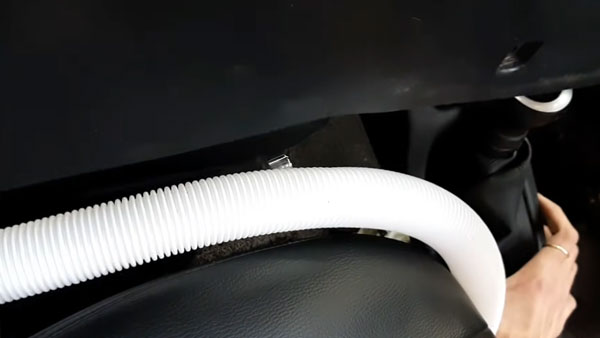 80 ರೂಪಾಯಿ ಖರ್ಚಿನಲ್ಲಿ ಸಿದ್ದವಾಗುತ್ತದೆ ಕಾರುಗಳ ರೇರ್ ಎಸಿ ವೆಂಟ್