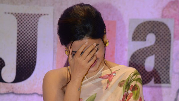 ಮಹಿಳಾ ಆಟೋ ಡ್ರೈವರ್‌ಗೆ ಡಿಜೈರ್ ಕಾರ್ ಅನ್ನು ಉಡುಗೊರೆಯಾಗಿ ನೀಡಿದ ನಟಿ