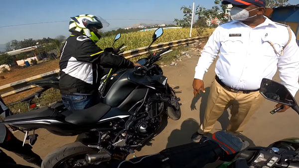 ಪುಣೆ-ಬೆಂಗಳೂರು ಹೆದ್ದಾರಿಯಲ್ಲಿ ಸೂಪರ್‌ಬೈಕ್‌ಗಳು ನಿಷೇಧ, 20ಕ್ಕೂ ಹೆಚ್ಚು ರೈಡರ್‌ಗಳಿಗೆ ಬಿತ್ತು ದಂಡ