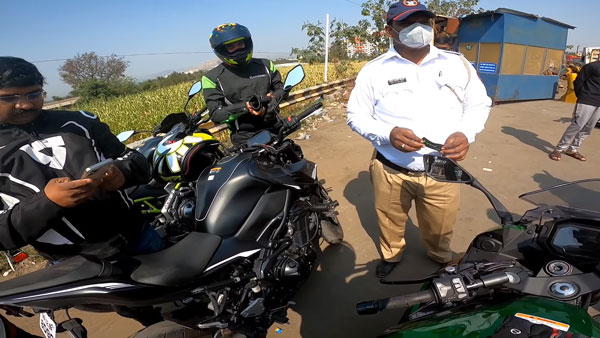 ಪುಣೆ-ಬೆಂಗಳೂರು ಹೆದ್ದಾರಿಯಲ್ಲಿ ಸೂಪರ್‌ಬೈಕ್‌ಗಳು ನಿಷೇಧ, 20ಕ್ಕೂ ಹೆಚ್ಚು ರೈಡರ್‌ಗಳಿಗೆ ಬಿತ್ತು ದಂಡ