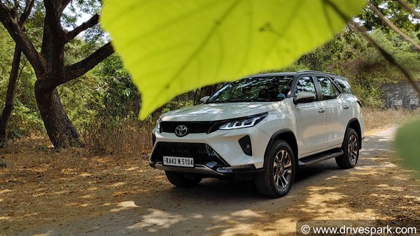 ಹೊಸ ಫೀಚರ್ಸ್‌ಗಳೊಂದಿಗೆ ರಸ್ತೆಗಿಳಿದ ಪವರ್‌ಫುಲ್ ಟೊಯೊಟಾ ಫಾರ್ಚೂನರ್ ಲೆಜೆಂಡರ್ ಎಸ್‍ಯುವಿ ರಿವ್ಯೂ
