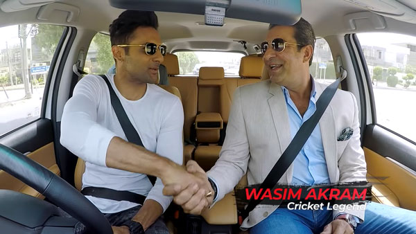 ಕಾರ್ ರೇಸರ್'ಗಳನ್ನು ಮೀರಿಸುವಂತೆ ಕಾರು ಚಾಲನೆ ಮಾಡಿದ ಮಾಜಿ ಕ್ರಿಕೆಟಿಗ