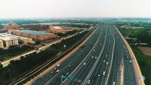 ಎಕ್ಸ್‌ಪ್ರೆಸ್‌ವೇ ನಿರ್ಮಿಸಿದ ಗುತ್ತಿಗೆದಾರರ ವಿರುದ್ದ ಅಸಮಾಧಾನ ವ್ಯಕ್ತಪಡಿಸಿದ ಸಾರಿಗೆ ಸಚಿವ