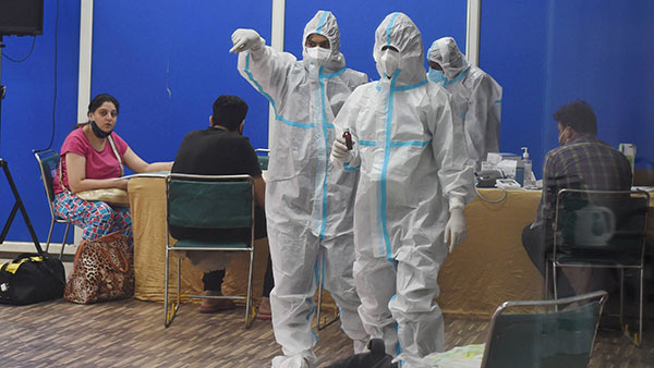 ವಿಶೇಷ ಕಾರ್ ಆಂಬ್ಯುಲೆನ್ಸ್‌ಗಳಿಗೆ ಚಾಲನೆ ನೀಡಿದ ಮಹಾನಗರ ಪಾಲಿಕೆ ಆಯುಕ್ತ