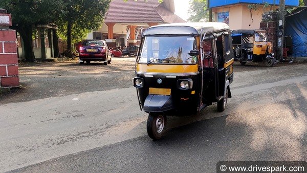 ಕರೋನಾ ಸೋಂಕಿತರ ಪಾಲಿಗೆ ಆಪದ್ಭಾಂದವನಾದ ಆಟೋ ಚಾಲಕ