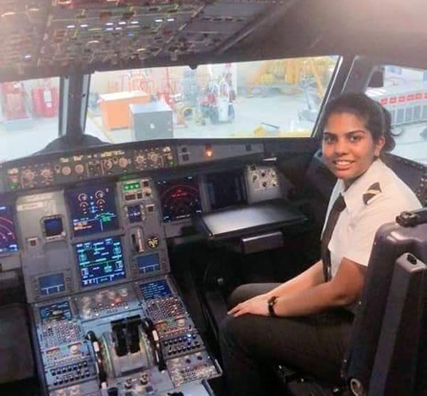 ಕಮರ್ಷಿಯಲ್ ಪೈಲಟ್ ಆಗುವ ಮೂಲಕ ಬಾಲ್ಯದ ಕನಸು ನನಸು ಮಾಡಿಕೊಂಡ ಕುಗ್ರಾಮದ ಯುವತಿ