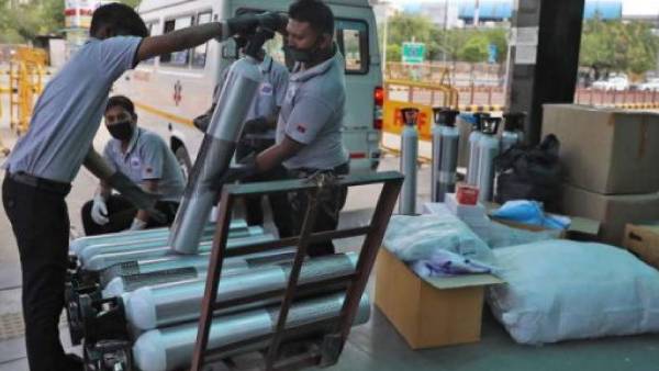 ಸರ್ಕಾರಿ ಆಸ್ಪತ್ರೆ ಅವಲಂಬಿಸಿರುವವರಿಗೆ ವರದಾನವಾಗಲಿವೆ ಆಕ್ಸಿಜನ್ ಸಿಲಿಂಡರ್ ಹೊಂದಿರುವ ಈ ಬಸ್ಸುಗಳು