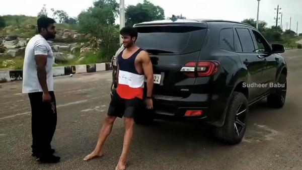 ಭಾರೀ ಗಾತ್ರದ ಕಾರು ತಳ್ಳುವುದೇ ಈ ನಟನ ದಿನ ನಿತ್ಯದ ವರ್ಕ್ ಔಟ್