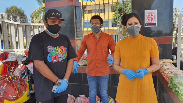 ಸೋಂಕಿತರಿಗೆ ನೆರವಾಗಲು ಆಕ್ಸಿಜನ್ ಎಕ್ಸ್‌ಪ್ರೆಸ್, ಉಚಿತ ಆಟೋ ಸೇವೆ ಆರಂಭಿಸಿದ ಸ್ಯಾಂಡಲ್‌ವುಡ್ ನಟ, ನಟಿ