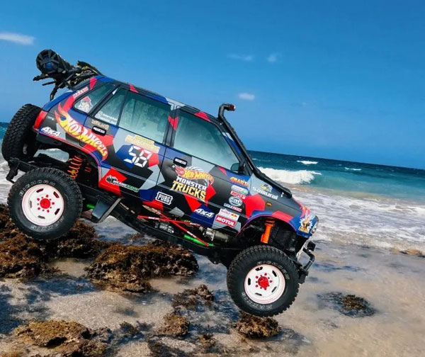 ಬೆಂಕಿಗಾಹುತಿಯಾದ ನಂತರ ದೈತ್ಯಾಕಾರದಲ್ಲಿ ಮಾಡಿಫೈಗೊಂಡ ಮಾರುತಿ 800 ಕಾರು