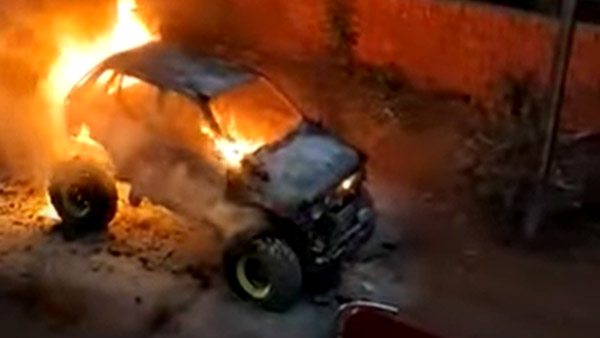 ಬೆಂಕಿಗಾಹುತಿಯಾದ ನಂತರ ದೈತ್ಯಾಕಾರದಲ್ಲಿ ಮಾಡಿಫೈಗೊಂಡ ಮಾರುತಿ 800 ಕಾರು