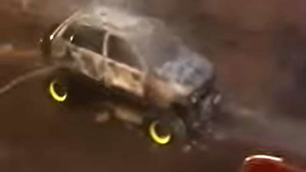 ಬೆಂಕಿಗಾಹುತಿಯಾದ ನಂತರ ದೈತ್ಯಾಕಾರದಲ್ಲಿ ಮಾಡಿಫೈಗೊಂಡ ಮಾರುತಿ 800 ಕಾರು