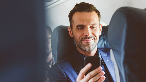 ವಿಮಾನಗಳ ಟೇಕ್ ಆಫ್ ಮತ್ತು ಲ್ಯಾಂಡಿಂಗ್'ಗೂ ಮುನ್ನ ಮೊಬೈಲ್ ಸ್ವಿಚ್ ಆಫ್ ಮಾಡಲು ಕಾರಣಗಳಿವು