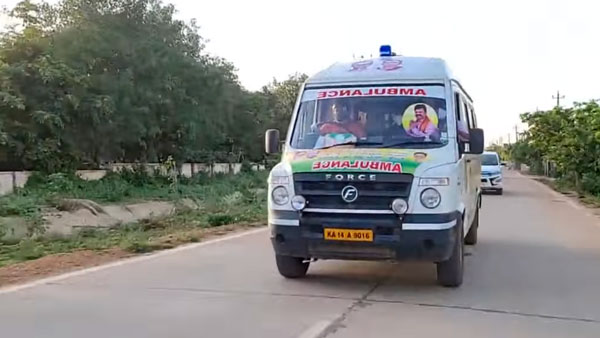 ಕರೋನಾ ಸೋಂಕಿತ ಮೃತದೇಹವಿದ್ದ ಆ್ಯಂಬುಲೆನ್ಸ್​ ಚಾಲನೆ ಮಾಡಿ ಮೆಚ್ಚುಗೆಗೆ ಪಾತ್ರರಾದ ಶಾಸಕ ರೇಣುಕಾಚಾರ್ಯ