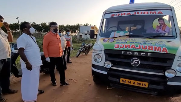 ಕರೋನಾ ಸೋಂಕಿತ ಮೃತದೇಹವಿದ್ದ ಆ್ಯಂಬುಲೆನ್ಸ್​ ಚಾಲನೆ ಮಾಡಿ ಮೆಚ್ಚುಗೆಗೆ ಪಾತ್ರರಾದ ಶಾಸಕ ರೇಣುಕಾಚಾರ್ಯ