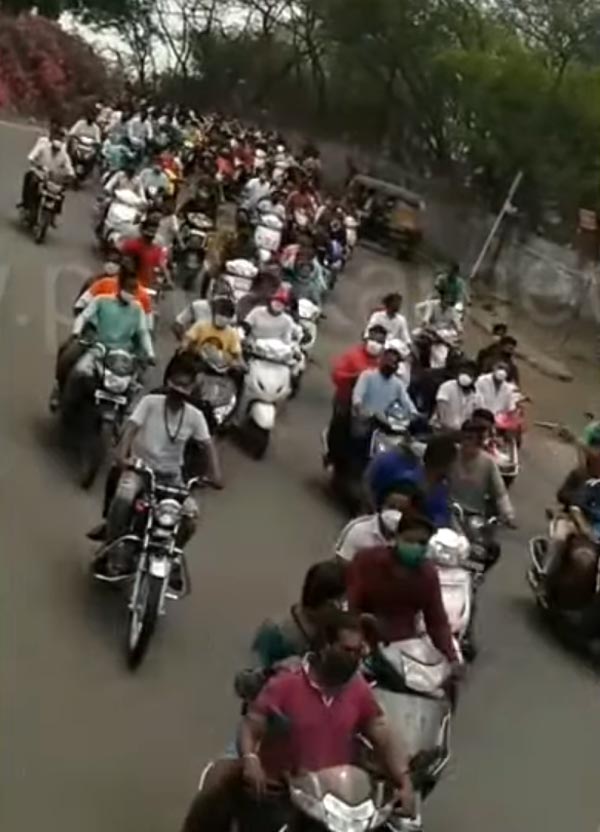 ಕ್ರಿಮಿನಲ್ ವ್ಯಕ್ತಿಯ ಅಂತ್ಯಕ್ರಿಯೆಗಾಗಿ ಲಾಕ್‌ಡೌನ್ ನಡುವೆಯೂ ಬೃಹತ್ ಬೈಕ್ ರ‍್ಯಾಲಿ ಆಯೋಜಿಸಿದ ಸಹಚರರು