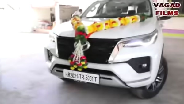 ಪೋಷಕರಿಗೆ ಐಷಾರಾಮಿ ಟೊಯೊಟಾ ಫಾರ್ಚೂನರ್ ಎಸ್‍ಯುವಿಯನ್ನು ಗಿಫ್ಟ್ ಕೊಟ್ಟ ಮಕ್ಕಳು