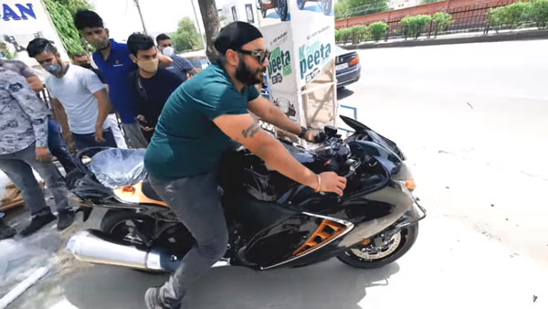 ಡೀಲರ್ ಬಳಿ ತಲುಪಿದ ಹೊಸ ಸುಜುಕಿ ಹಯಾಬುಸಾ ಬೈಕ್