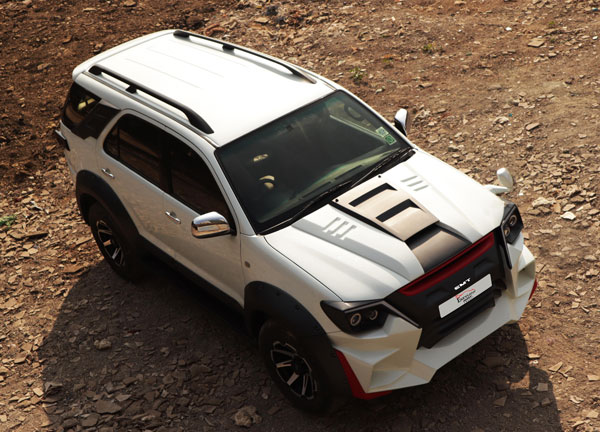 ಅಗ್ರೆಸಿವ್ ಲುಕ್'ನೊಂದಿಗೆ ಮಾಡಿಫೈಗೊಂಡ ಟೊಯೊಟಾ ಫಾರ್ಚೂನರ್