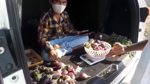 ತರಕಾರಿ ಮಾರಾಟಕ್ಕೆ ಬಳಕೆಯಾಯ್ತು ಹೊಸ ಟೊಯೊಟಾ ಫಾರ್ಚೂನರ್ ಕಾರು