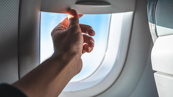 ಟೇಕ್ ಆಫ್ ಹಾಗೂ ಲ್ಯಾಂಡಿಂಗ್ ವೇಳೆ ವಿಮಾನಗಳ ವಿಂಡೋ ಷಟರ್ ತೆರೆಯಲು ಪ್ರಮುಖ ಕಾರಣಗಳಿವು