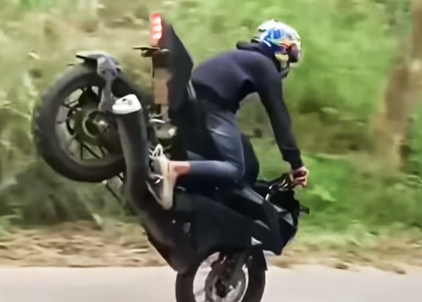 ಪೊಲೀಸರಿಗೆ ಸೆಡ್ಡು ಹೊಡೆದು ಸ್ಟಂಟ್ ಮಾಡಿದ ಯುವಕನ ಡಿಎಲ್ ರದ್ದು ಪಡಿಸಿದ ಆರ್‌ಟಿಒ