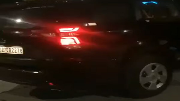 ಲಾಕ್‌ಡೌನ್ ನಡುವೆಯೂ ಸಾರ್ವಜನಿಕ ರಸ್ತೆಯಲ್ಲಿ ಕುಣಿದು ಕುಪ್ಪಳಿಸಿದ ಯುವಕರು