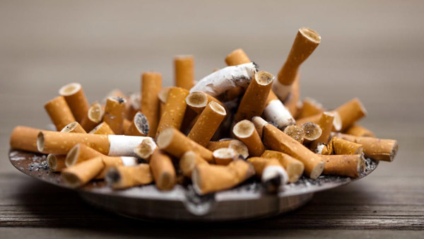 ಧೂಮಪಾನ ನಿಷೇಧಿಸಿದ್ದರೂ ವಿಮಾನಗಳಲ್ಲಿ ಆಶ್ ಟ್ರೇಗಳಿರಲು ಕಾರಣಗಳಿವು