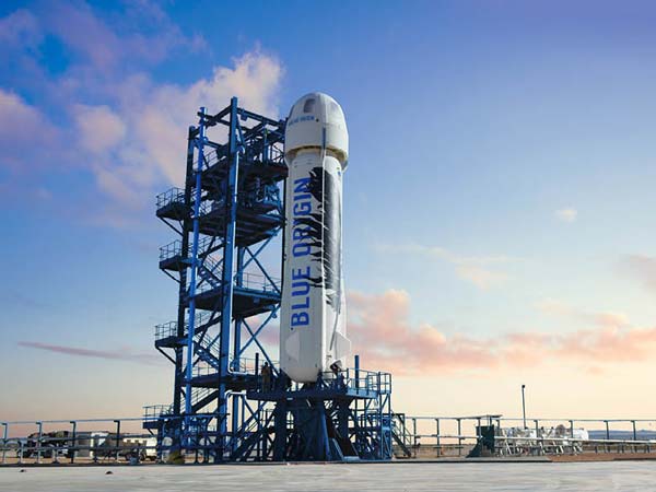 ಸಹೋದರನೊಂದಿಗೆ ಬಾಹ್ಯಾಕಾಶ ಯಾನಕ್ಕೆ ಸಜ್ಜಾದ ಅಮೆಜಾನ್ ಕಂಪನಿ ಸಿಇಒ