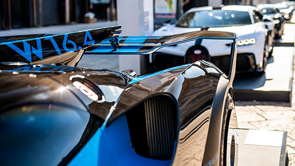 ಸಾರ್ವಜನಿಕವಾಗಿ ಪ್ರದರ್ಶನಗೊಂಡ ಹೊಸ ಬುಗಾಟಿ ಸ್ಪೋರ್ಟ್ಸ್ ಕಾರು