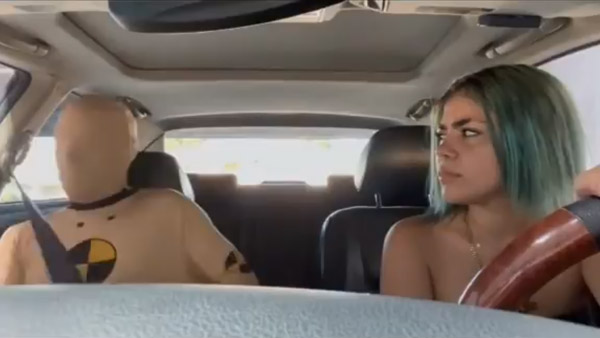 ಮೊದಲ ಬಾರಿ ಕಾರು ಡ್ರೈವ್ ಮಾಡಿದ ಮಗಳಿಗೆ ತಂದೆ ಸಾಥ್ ನೀಡಿದ್ದು ಹೀಗೆ