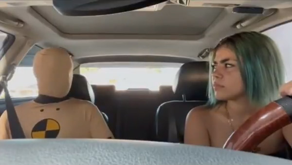 ಮೊದಲ ಬಾರಿ ಕಾರು ಡ್ರೈವ್ ಮಾಡಿದ ಮಗಳಿಗೆ ತಂದೆ ಸಾಥ್ ನೀಡಿದ್ದು ಹೀಗೆ