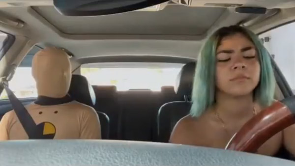 ಮೊದಲ ಬಾರಿ ಕಾರು ಡ್ರೈವ್ ಮಾಡಿದ ಮಗಳಿಗೆ ತಂದೆ ಸಾಥ್ ನೀಡಿದ್ದು ಹೀಗೆ