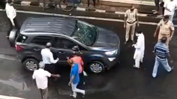 ಪಲ್ಟಿ ಹೊಡೆದಿದ್ದ ಎಸ್‌ಯುವಿಯನ್ನು ನೇರವಾಗಿ ನಿಲ್ಲಿಸಿದ ಸಾರ್ವಜನಿಕರು