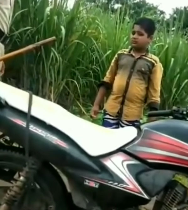 ಲಾಕ್‌ಡೌನ್ ಅವಧಿಯಲ್ಲಿ ಬೈಕ್ ಚಾಲನೆ ಮಾಡಿ ಲಾಕ್ ಆದ ಬಾಲಕ