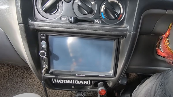 ಎಲೆಕ್ಟ್ರಿಕ್ ಸನ್‌ರೂಫ್'ನೊಂದಿಗೆ ಮಾಡಿಫೈಗೊಂಡ ಮಾರುತಿ ಸುಜುಕಿ ಆಲ್ಟೊ