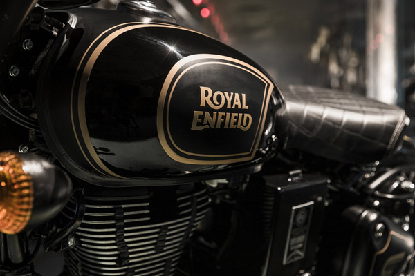 ಆಕರ್ಷಕ ವಿನ್ಯಾಸದಲ್ಲಿ ರಾಯಲ್ ಎನ್‍‍ಫೀಲ್ಡ್ ಕ್ಲಾಸಿಕ್ 500 ಟ್ರಿಬ್ಯೂಟ್ ಬ್ಲ್ಯಾಕ್ ಎಡಿಷನ್ ಬಿಡುಗಡೆ