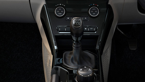 ಟಾಟಾ ನೆಕ್ಸಾನ್ ಕಂಪ್ಯಾಕ್ಟ್ ಎಸ್‌ಯುವಿ ಹೊಸ ದಾಖಲೆ