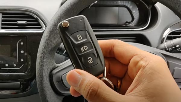 ಹೊಸ ಟಾಟಾ ಟಿಯಾಗೋ ಎಕ್ಸ್‌ಟಿಒ ವೆರಿಯೆಂಟ್ ವಾಕ್‌ರೌಂಡ್ ವಿಡಿಯೋ ಬಹಿರಂಗ 