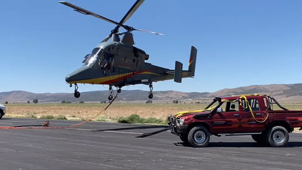 10,000 ಅಡಿ ಎತ್ತರದಿಂದ ಕೆಳಕ್ಕೆ ಬಿದ್ದ ಟೊಯೊಟಾ ಹಿಲಕ್ಸ್ ಕಾರು