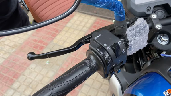 ಡೀಲರ್ ಬಳಿ ತಲುಪಿದ ಹೊಸ ಯಮಹಾ ಎಫ್‍‌ಜೆಡ್-ಎಕ್ಸ್ ಬೈಕ್