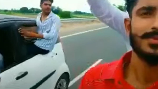 ವೈರಲ್ ಆಯ್ತು ಯುವಕರು ಕಾರಿನ ಮೇಲೆ ಸ್ಟಂಟ್ ಮಾಡುತ್ತಿರುವ ವೀಡಿಯೊ