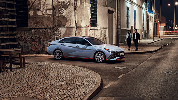 2022ರ ಎಲಾಂಟ್ರಾ ಎನ್ ಪರ್ಫಾಮೆನ್ಸ್ ಕಾರನ್ನು ಅನಾವರಣಗೊಳಿಸಿದ ಹ್ಯುಂಡೈ