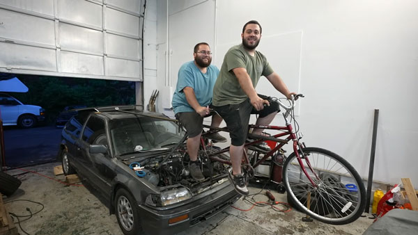 ಸೈಕಲ್ ಪೆಡಲ್ ಮೂಲಕ ಮುಂದಕ್ಕೆ ಚಲಿಸುತ್ತದೆ ಈ ಹೋಂಡಾ ಸಿವಿಕ್ ಕಾರು