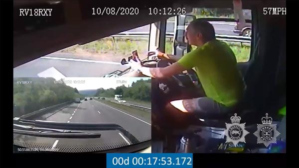 ವಾಹನ ಚಾಲನೆ ವೇಳೆ ಮೊಬೈಲ್ ಬಳಸಿ ಅಪಘಾತಕ್ಕೆ ಕಾರಣನಾದ ಟ್ರಕ್ ಚಾಲಕ