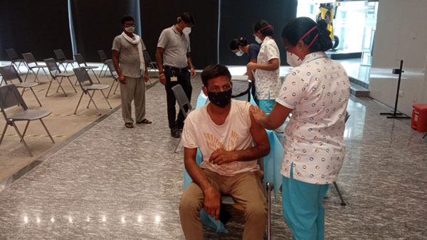 ಟ್ರಕ್ ಚಾಲಕರಿಗಾಗಿ ಲಸಿಕಾ ಅಭಿಯಾನ ಆರಂಭಿಸಿದ ಡೈಮ್ಲರ್