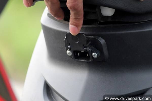 ಇವೆ ಆಟ್ರಿಯೋ ಎಲೆಕ್ಟ್ರಿಕ್ ಸ್ಕೂಟರ್ ರಿವ್ಯೂ: ತನ್ನ ಸೆಗ್ ಮೆಂಟಿನಲ್ಲಿ ಮೋಡಿ ಮಾಡಲಿದೆಯೇ ಆಟ್ರಿಯೋ?