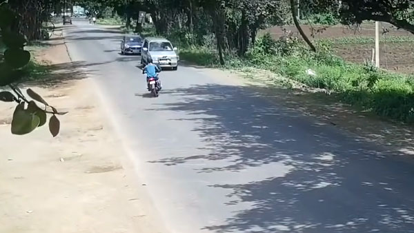 ಕುಡಿದು ವಾಹನ ಚಾಲನೆ ಮಾಡಿ ಅವಾಂತರ ಸೃಷ್ಟಿಸಿದ ಬೈಕ್ ಸವಾರ